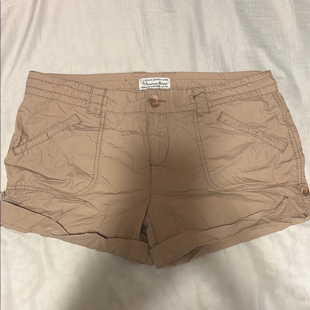 Women's Tan crème brown cargo mini short Shorts - size 30